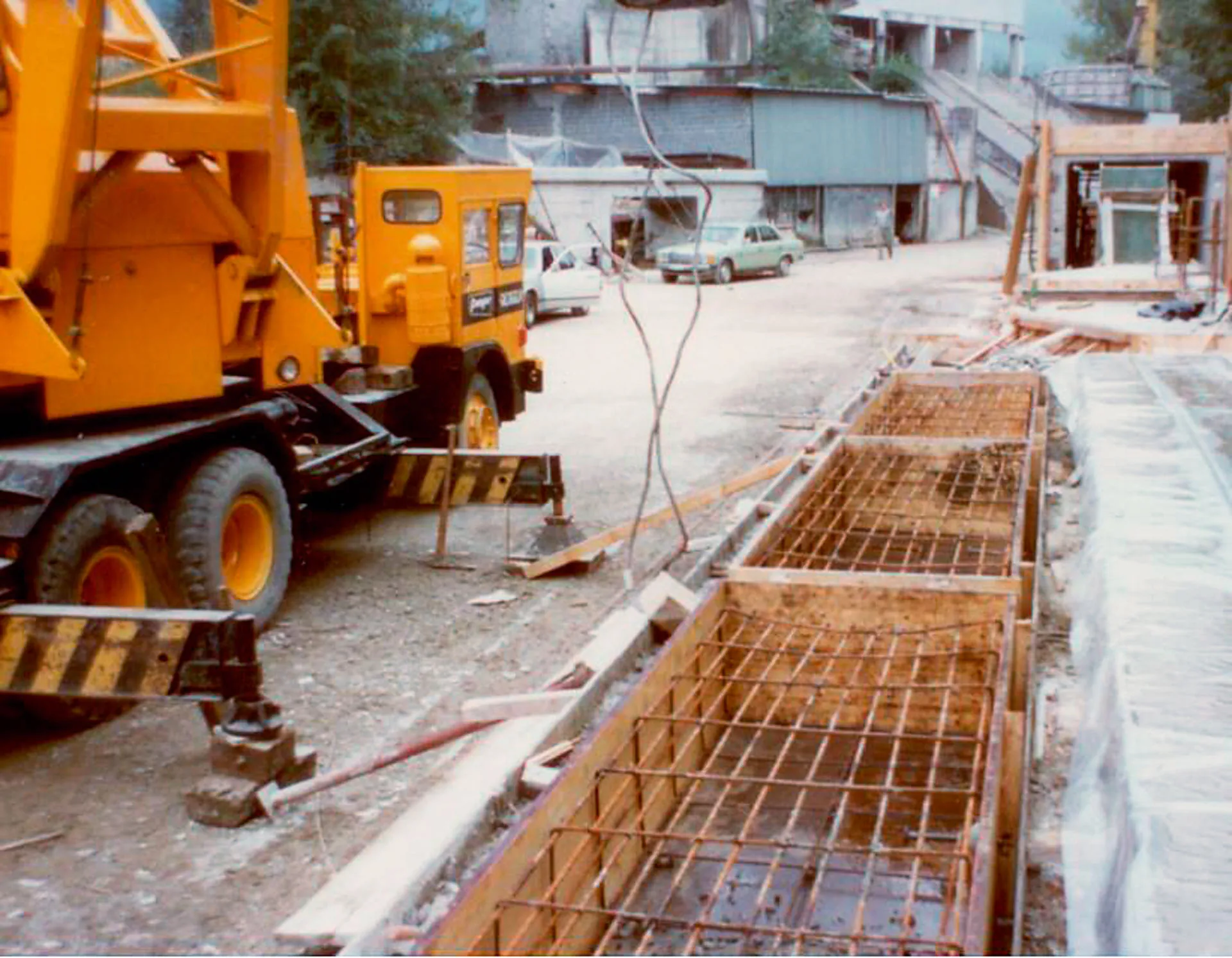 1968 — Erste vorfabrizierte Betonelemente — Geburtsstunde der Elementtechnik.